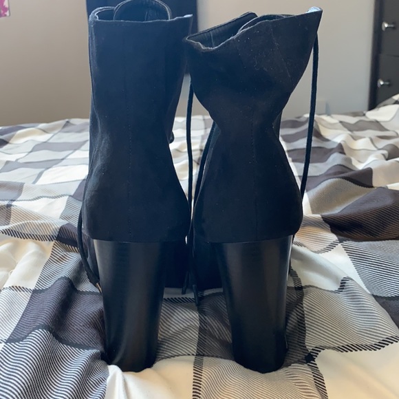 *SOLD* Heeled lace up boots - Picture 3 of 5